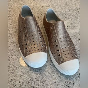 Native Glitter Jefferson Slip-On Sneakers in Rose Gold